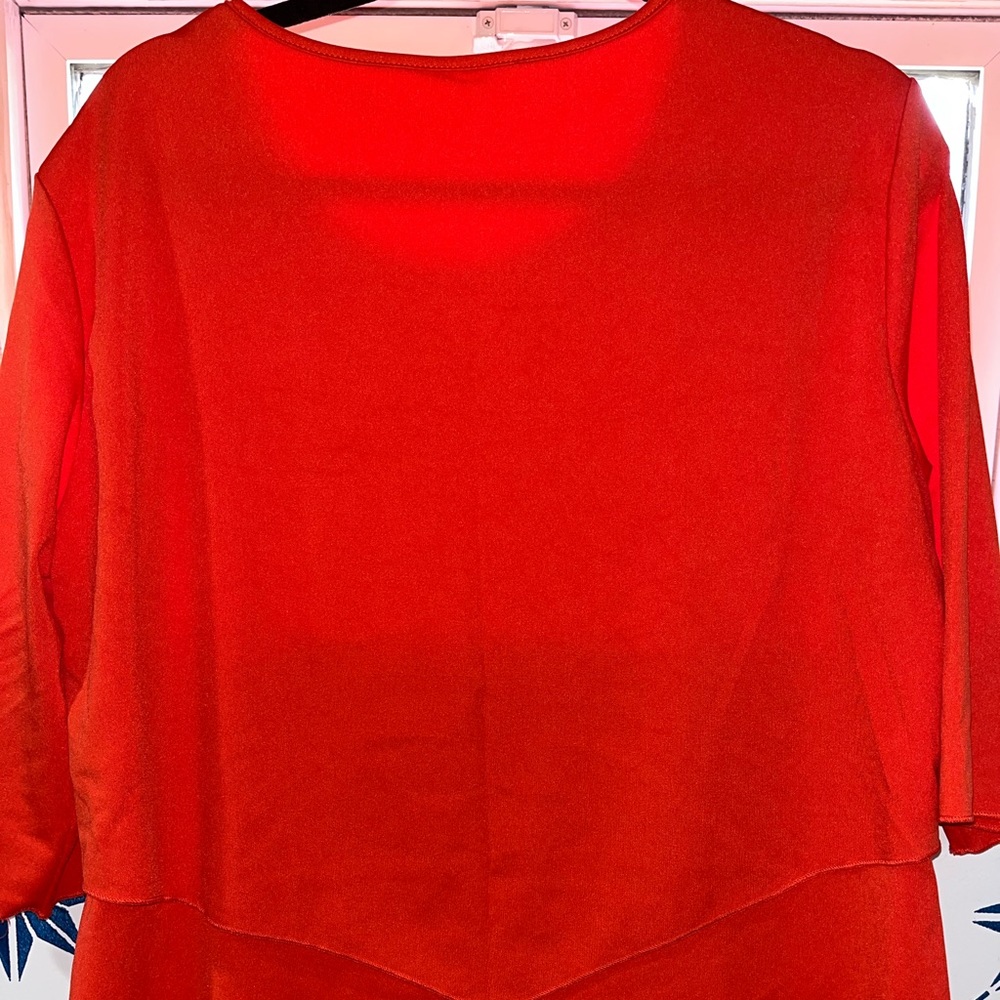 Cute orange too swings very well soft fabric